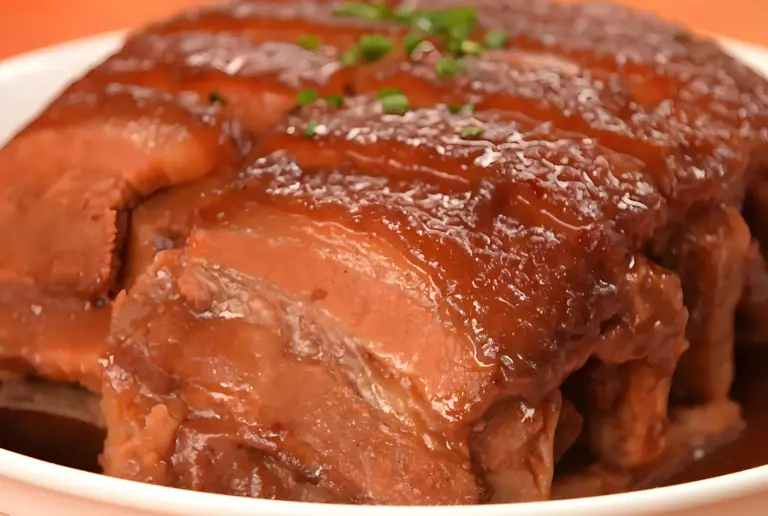 周末在家做梅菜扣肉，三步搞定皮脆肉嫩，新手也能零失败