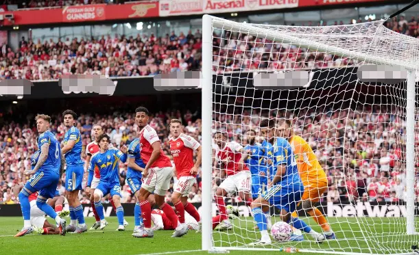 5球大胜登顶！阿森纳盛宴：7500万锋霸处子球，带刀后卫独造3球！