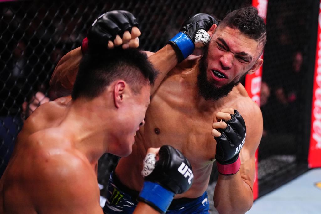 UFC格斗之夜上海站：张名扬憾负 四位中国选手取胜