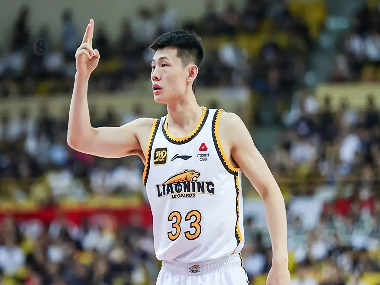 19点11分！辽篮教练组来新人，亮相热身赛，新赛季杨鸣左膀右臂