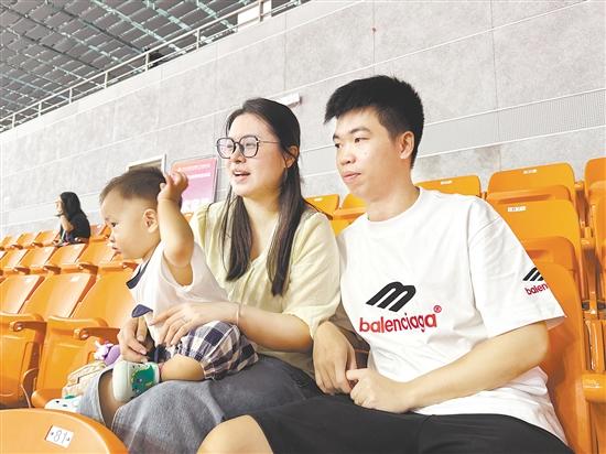 坚守与传承动人故事在十五运会群众比赛气排球项目决赛赛场内外上演