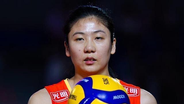 中国女排副攻线有问题！高意表现让人失望，陈厚羽抓住主打机会