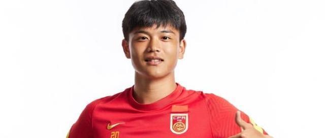 中国U22国足亚预赛首战预测！王钰栋+蒯纪闻挑大梁，彭啸替补