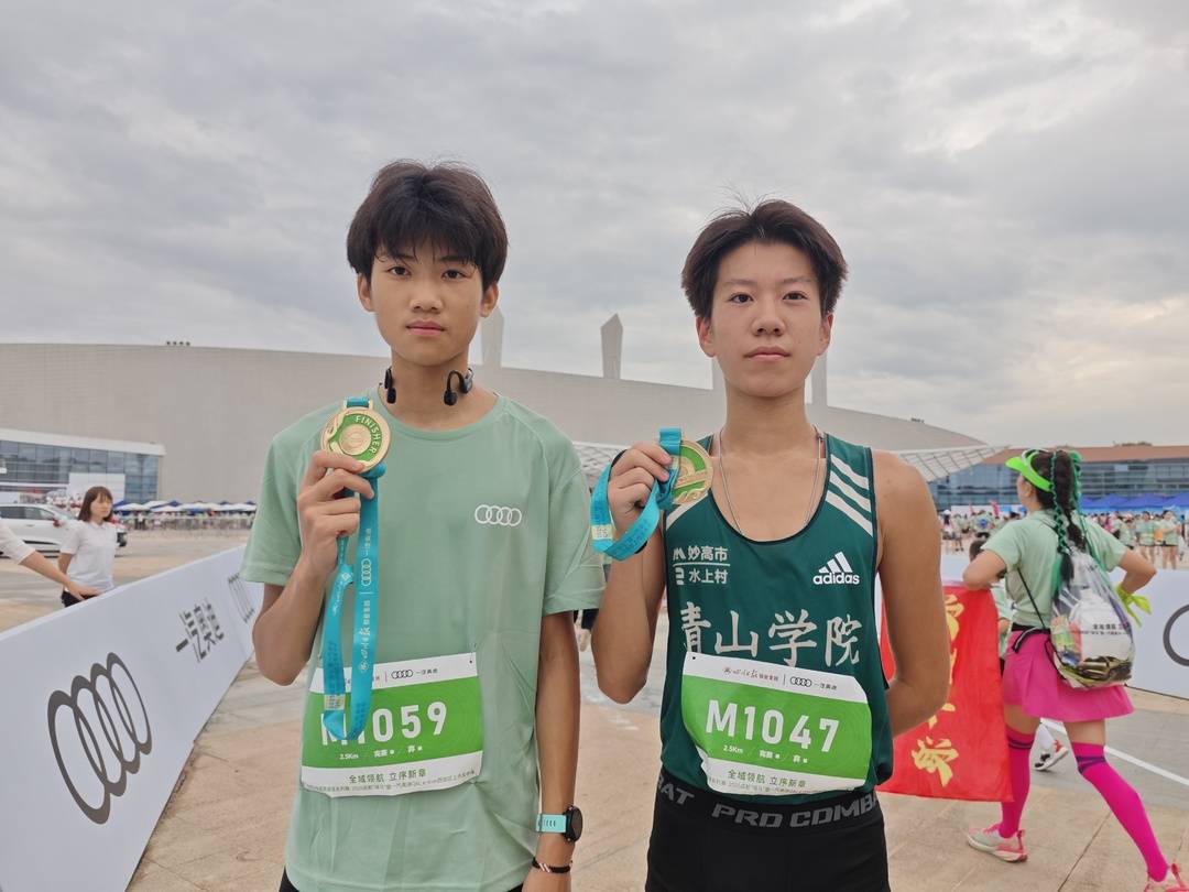 16岁高中生跑绿马：“喜欢跑步时强风吹拂的感觉”