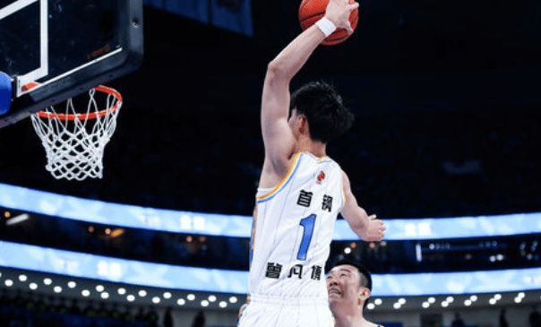 媒体人：曾凡博应尽早到篮网适应，以提升延续NBA生涯可能性