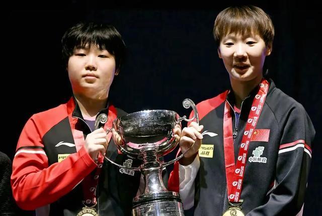 国乒第三冠!孙颖莎，王曼昱狂轰11-2夺冠，张本美和大藤沙月亚军