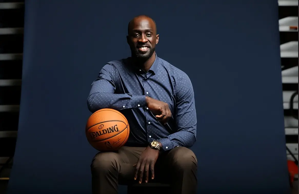 经典诠释小人物的一生 蒙萨-邦苏退役后都在干什么？