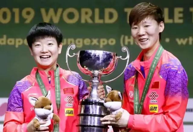 国乒第三冠!孙颖莎，王曼昱狂轰11-2夺冠，张本美和大藤沙月亚军
