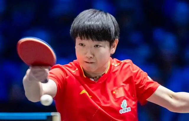 孙颖莎17胜9负王曼昱！乒坛一时瑜亮，莎莎故意练反手未出大杀器