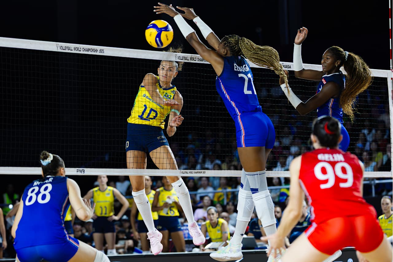 3-2！世锦赛惊天逆转！中国女排淘汰赛劲敌大翻盘 巴西队晋级16强