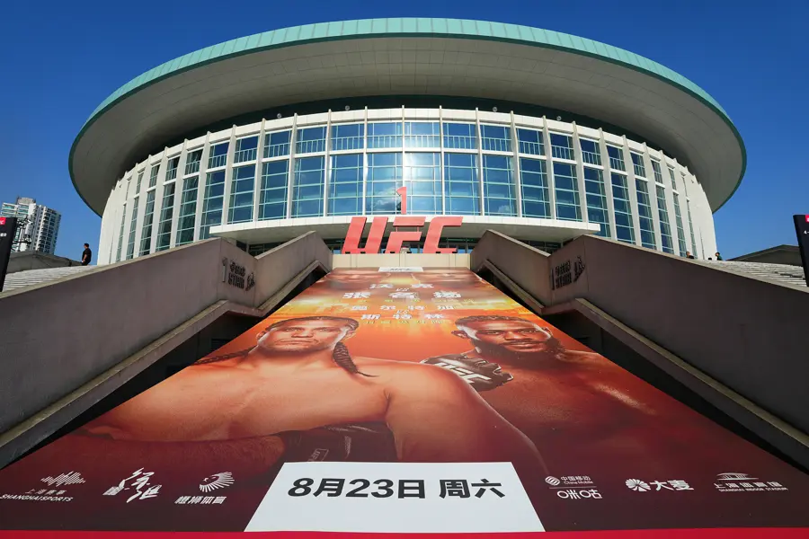 八年后重返申城的UFC格斗之夜氛围热烈，深耕十余载的综合格斗在中国扎根