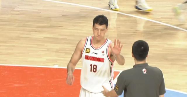 挤走胡明轩！广东队“新老大”基本敲定，杜锋亲自保驾护航！