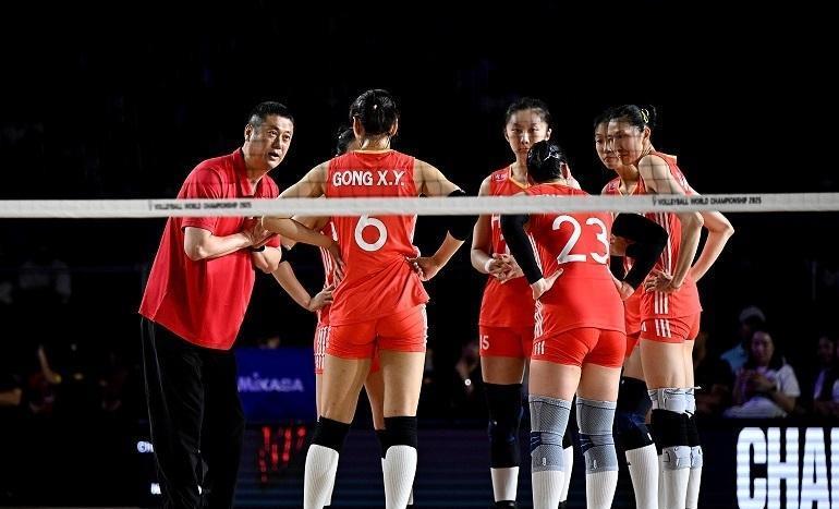 CCTV5直播中国女排VS哥伦比亚，赵勇擅长调整，李盈莹还需找状态