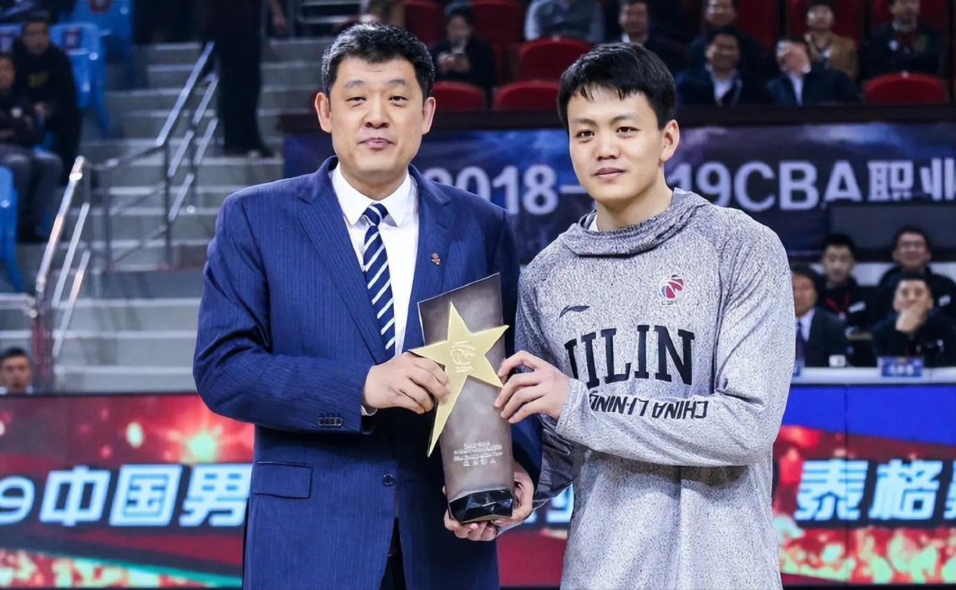 姜宇星加盟辽宁内幕！年薪高达550万，试训杨鸣非常满意