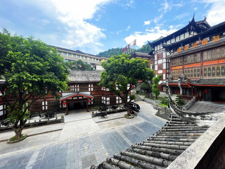 艺龙玺程酒店内环境优美 古色古香。.jpg