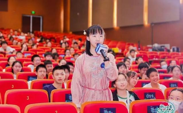 14����Ůʫ����������3�ڣ��������֧�ֲ�����