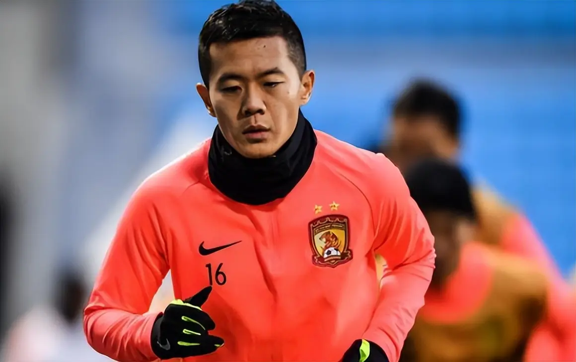 U22国足迎喜讯！两大足坛名宿解锁新角色，联手入主国足教练组