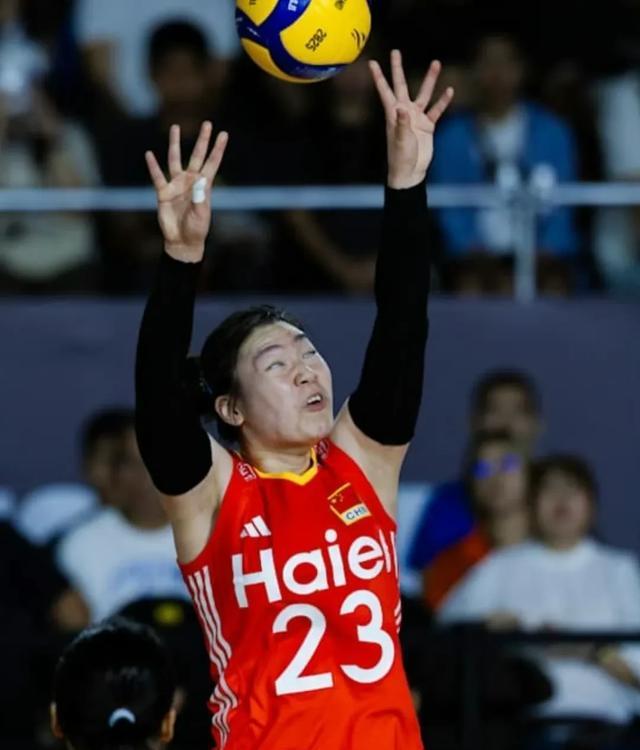世锦赛首战张籽萱传球被诟病！17岁小将压力太大，还需老将压阵
