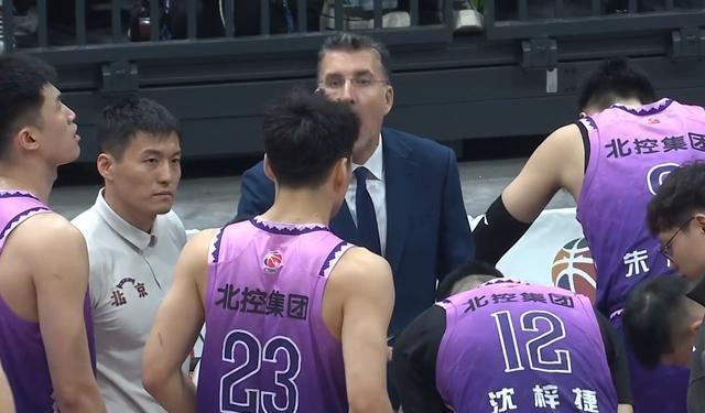 千万转会费+550万大合同！陈国豪自宣加盟广东队，保底总决赛了