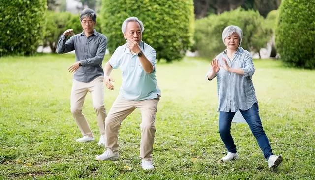 人一旦老了，就不要再拿生命去运动了，否则后悔也来不及