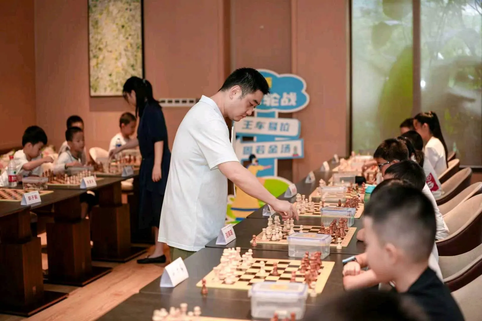 2025第三届中国国际象棋棋王赛在千年古城邛崃圆满闭幕 老将卜祥志首度加冕“棋王”
