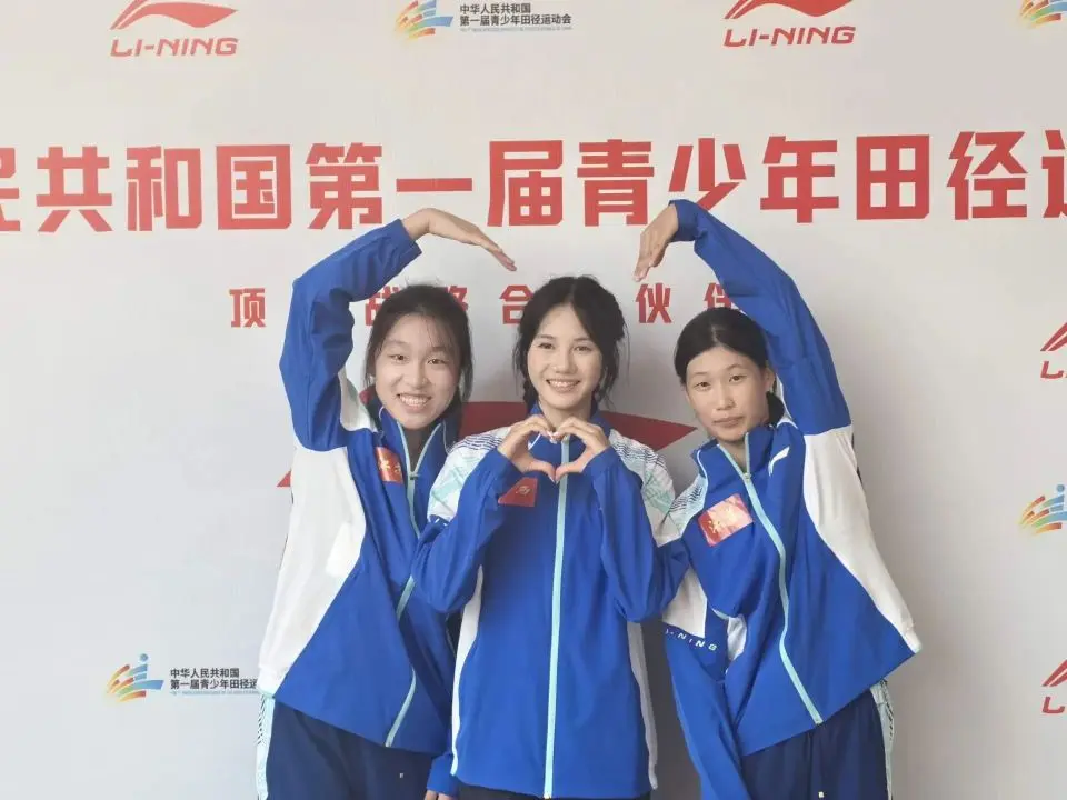 中日女子短跨新星PK张可依13秒57 吴艳妮13秒15被侃依然优势在我