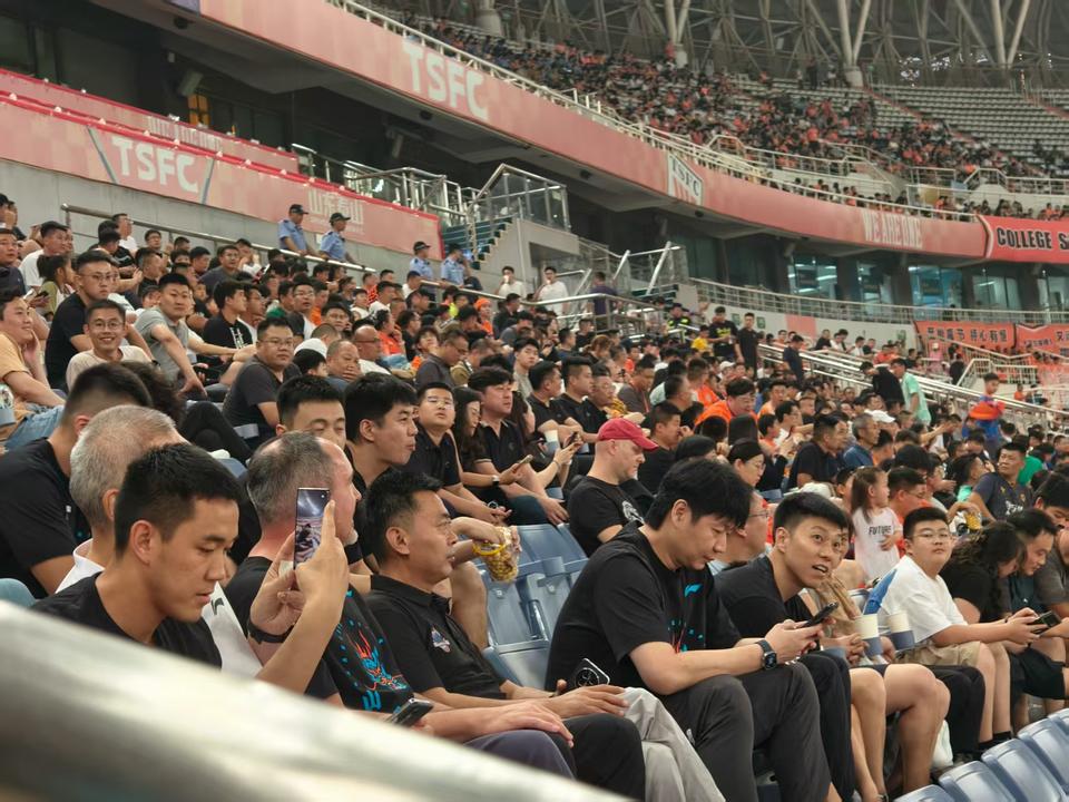 26日开战！山东男篮兵发青岛备战夏季联赛，高诗岩未报名