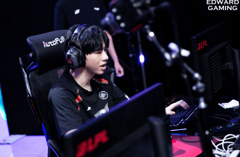 Zdz：输给NIP后就已经开始在想骑士之路，感觉大概率要打WE