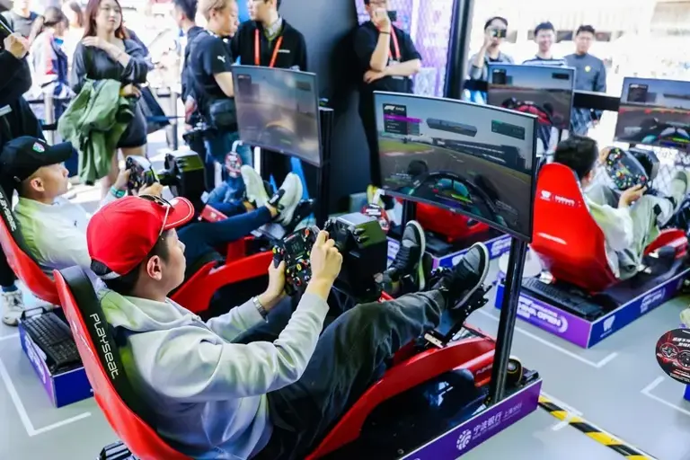 2025虚拟F1中国公开赛首次挥旗贵阳