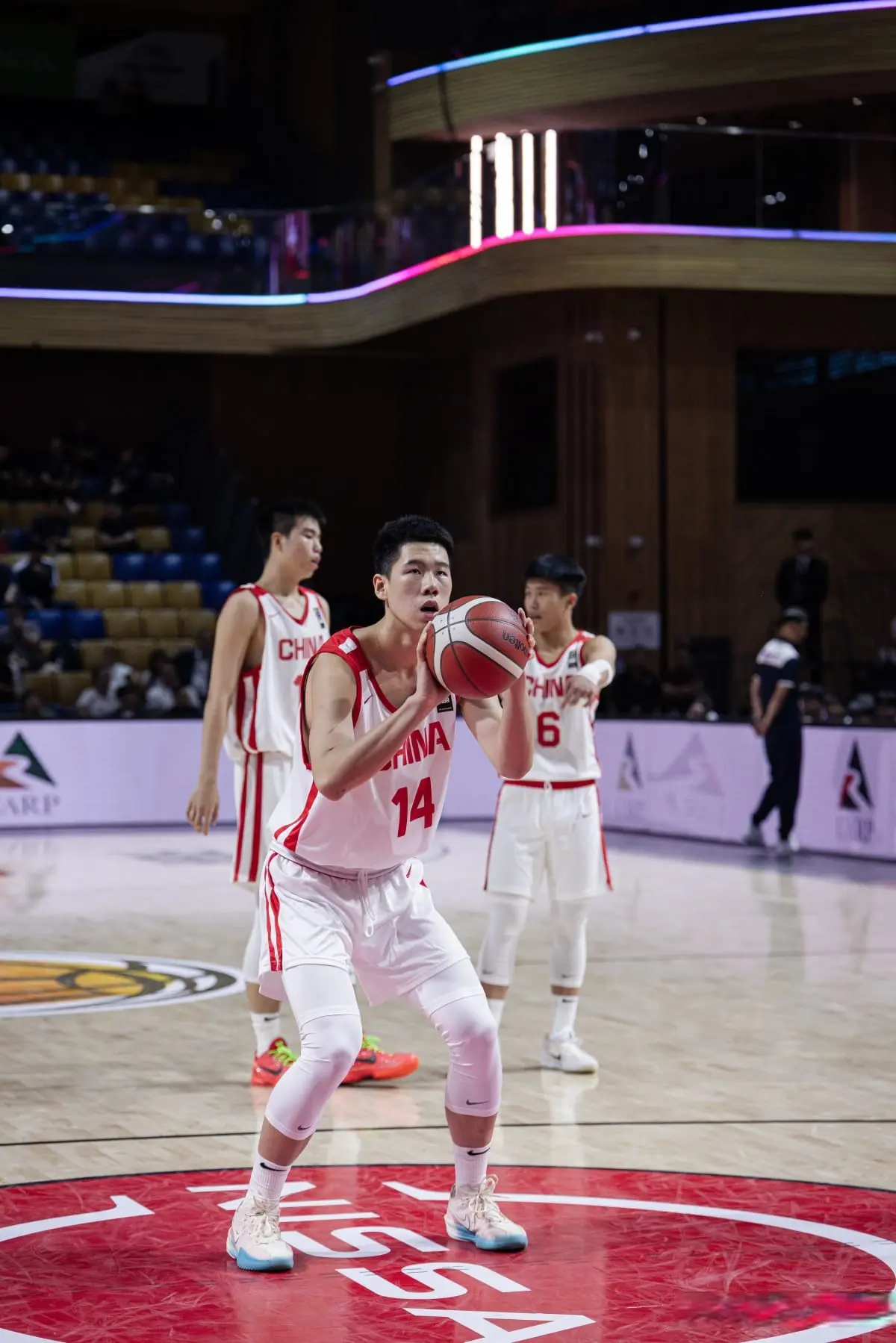 狂赢58分！中国U16男篮太猛了，张懿赵杰27+6+5+4，张子一18+7