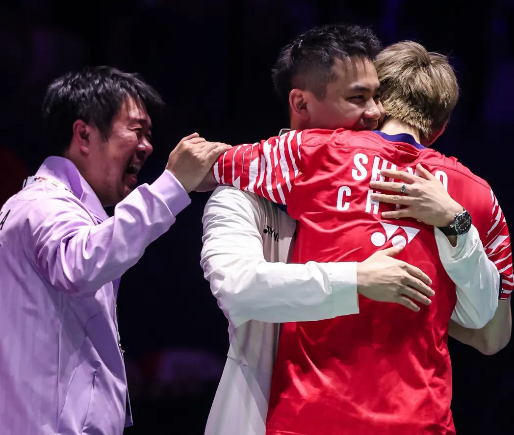 BWF官方：石宇奇8天6战夺首冠铸造辉煌 第三局3-8落后展现超强韧性