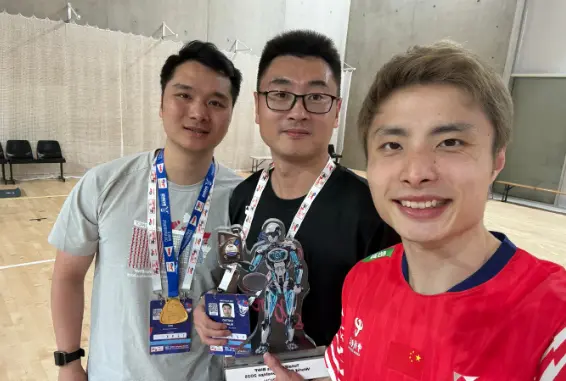 BWF官方：石宇奇8天6战夺首冠铸造辉煌 第三局3-8落后展现超强韧性