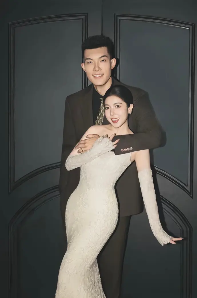 恭喜啦！山东男篮悍将大婚，郭士强到场祝贺，邱彪携手高诗岩出席