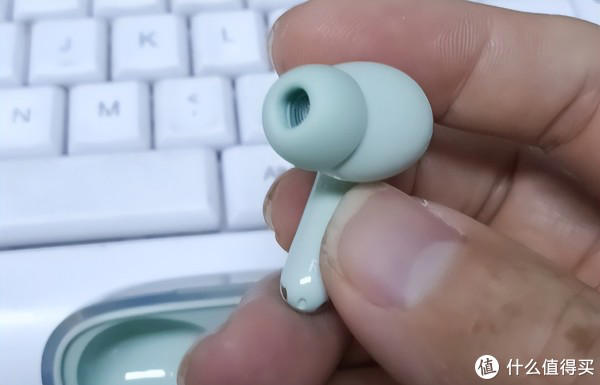 半入耳式耳机和入耳式耳机哪个好？实测对比+产品推荐