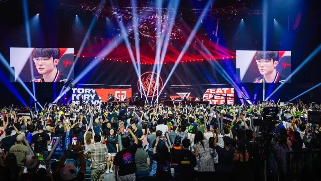 Faker个人成就再添新篇章—“十年最佳电竞选手”，实至名归！