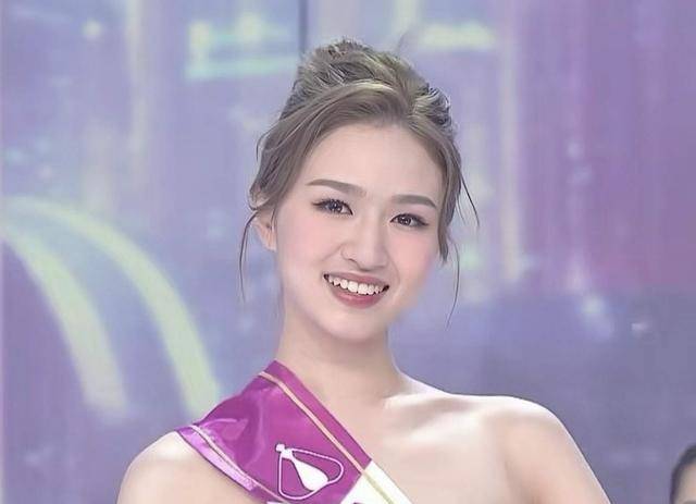 混血港姐大热倒灶屈居亚军，台上紧张成同手同脚，为参赛减肥40斤