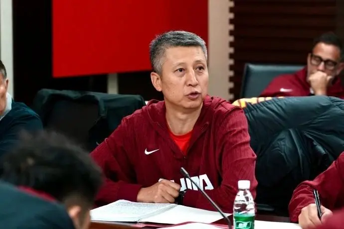 广厦总经理：与巴里-布朗沟通过归化事宜 但他放弃美国国籍是一个天价