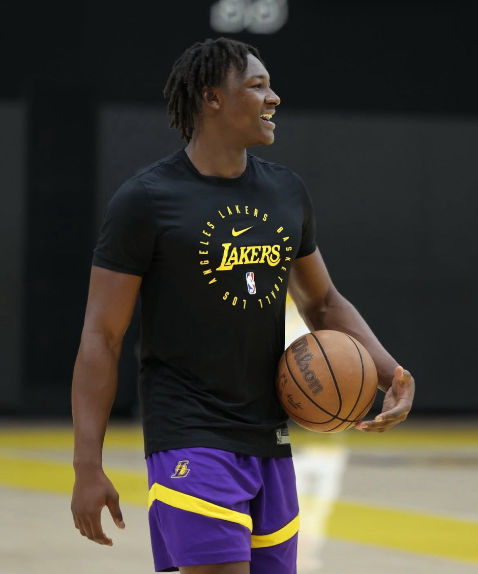 湖人队新秀阿杜·蒂耶罗臂展是多少？答案：213cm