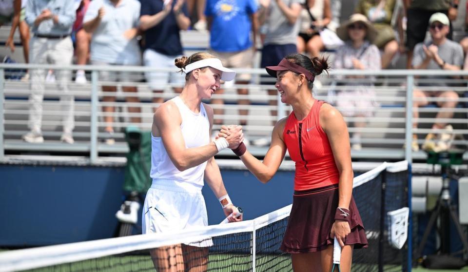 2-0，轰6-3、6-4，中国金花袁悦夺2连胜，携手张帅晋级美网女双16强