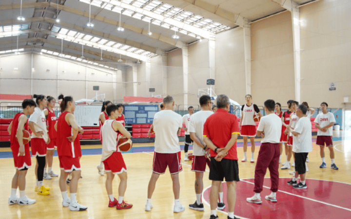 官方：高原集训过半，中国女篮以饱满热情完成前两周的训练