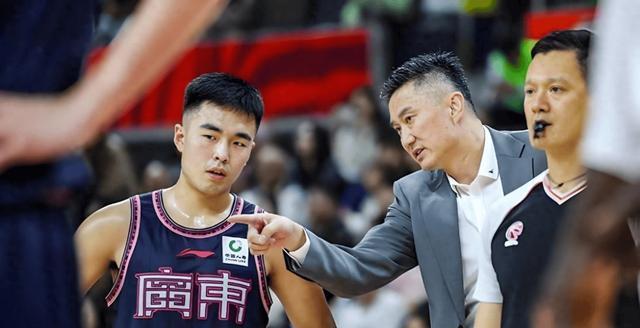 国青得分王又怎样？3人轮换铁定在他之前，小赵睿菜鸟季难获重用