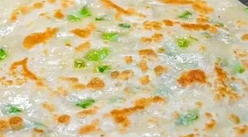 家常葱油饼这样做，层层分明超柔软，3个秘诀香到邻居敲门