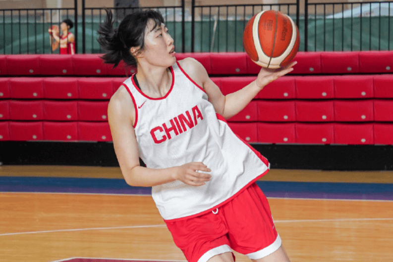 官方：高原集训过半，中国女篮以饱满热情完成前两周的训练