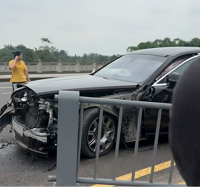 小米YU7还没上牌就被劳斯莱斯撞了 一旁特斯拉未能幸免采购|汽车产业|汽车配件|机加工蚂蚁智酷企业交流社群中心