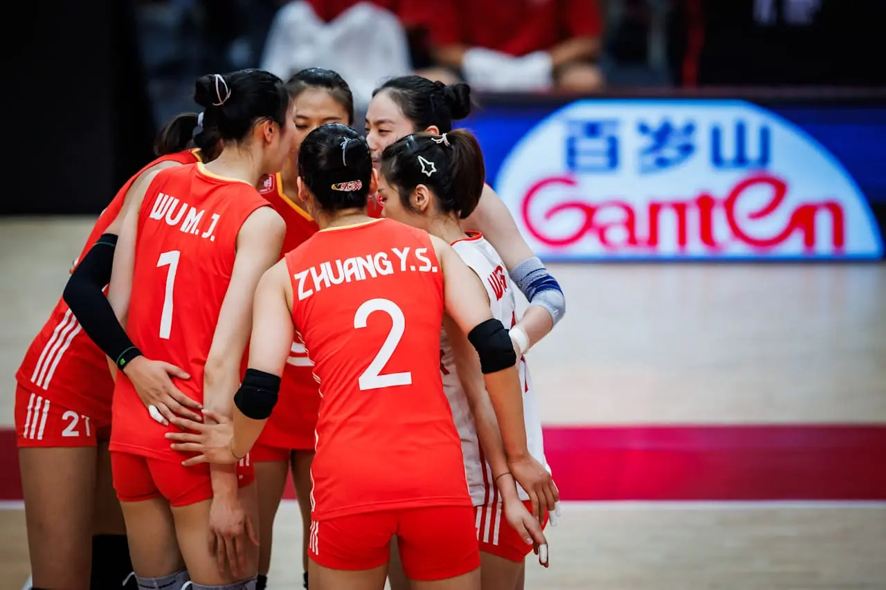 女排世锦赛9-32名！中国第9成唯一出局世界前8，昔日欧洲鱼腩蜕变