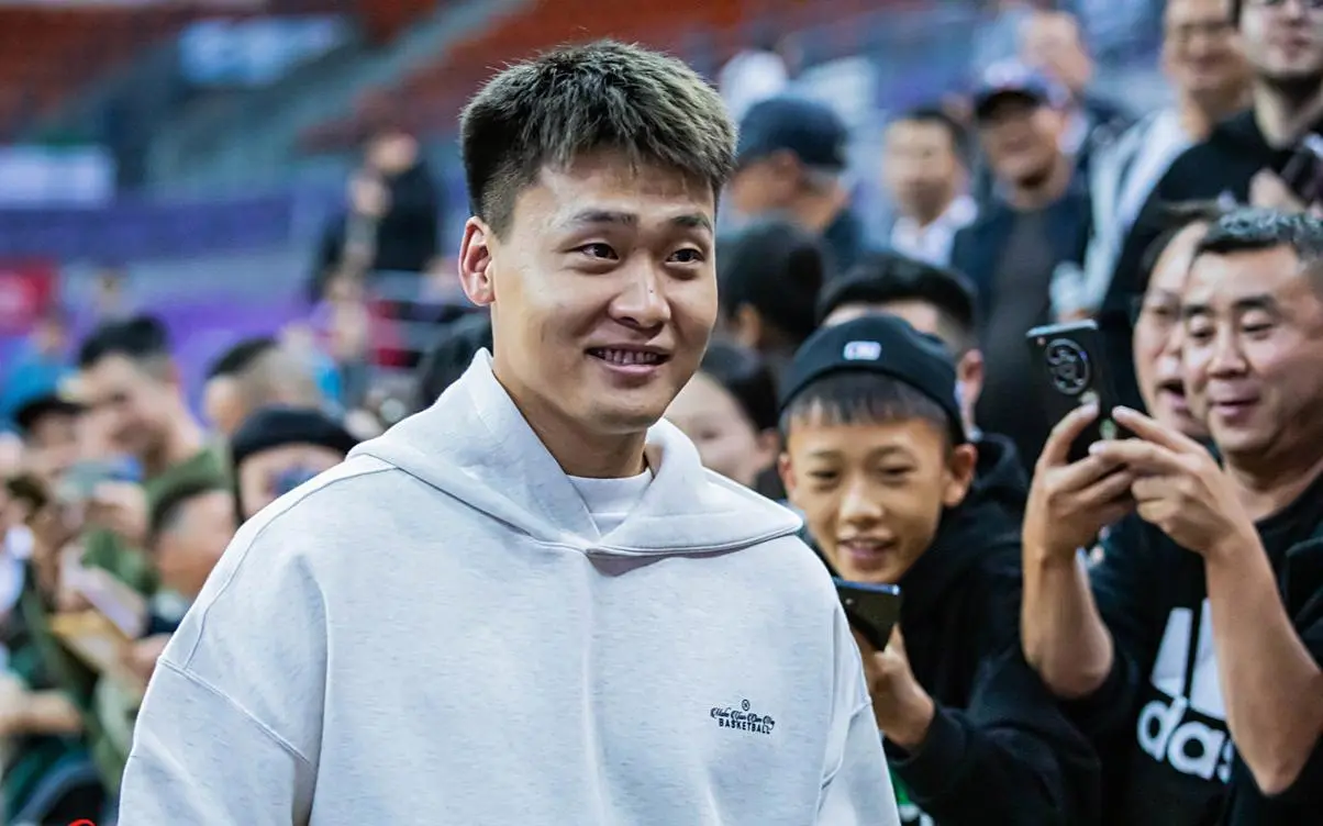 3球员放弃顶薪！赵睿投奔北京，辽篮收获突击手，山东补强三分球