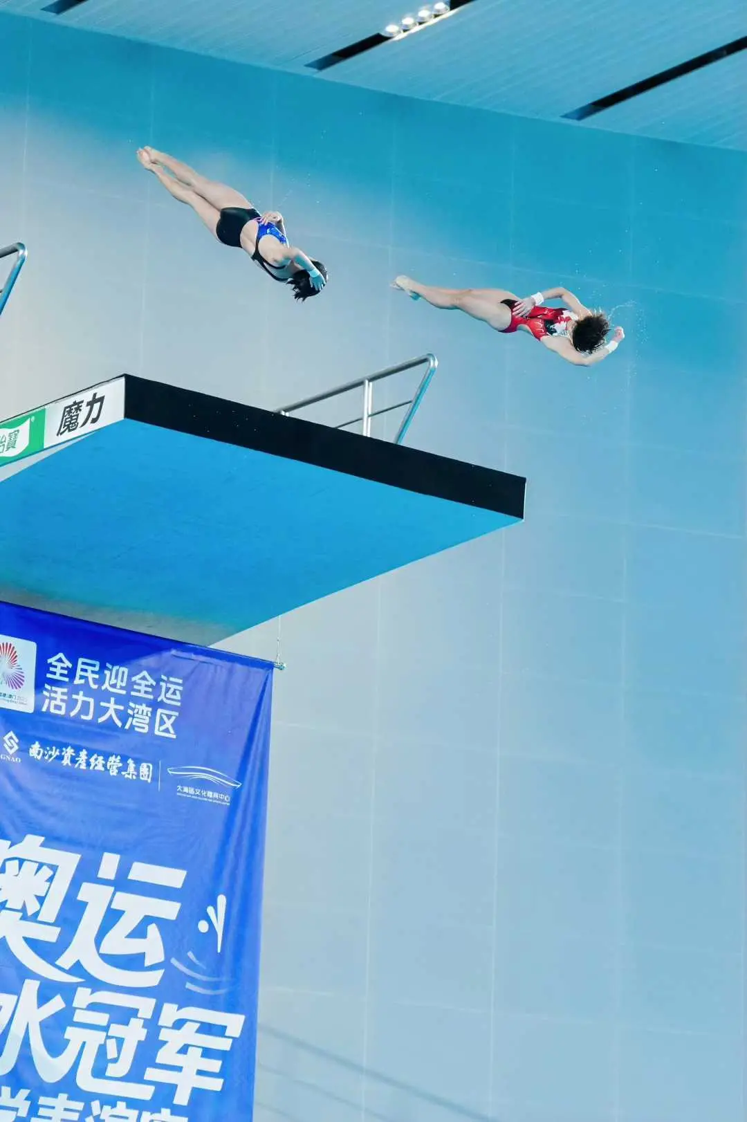 就在大湾区！奥运冠军领衔再现“水花消失术”！