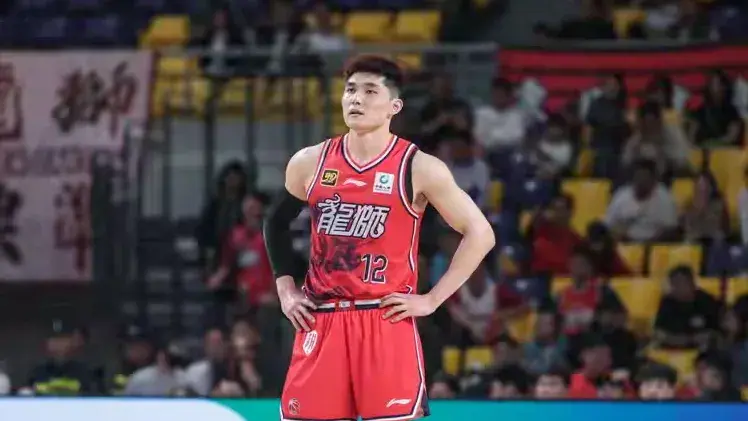 随着韩德君正式退役以后，CBA现役10大中锋如下！周琦已不是第1