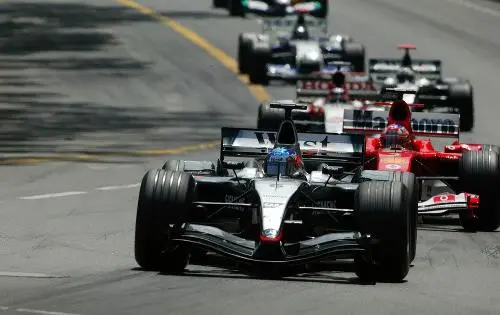 F1战术对决太烧脑？这游戏让你体验策略快感
