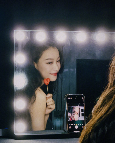 倪妮这颜值真是可盐可甜，化淡妆皮肤也这么细腻，这才是真美啊